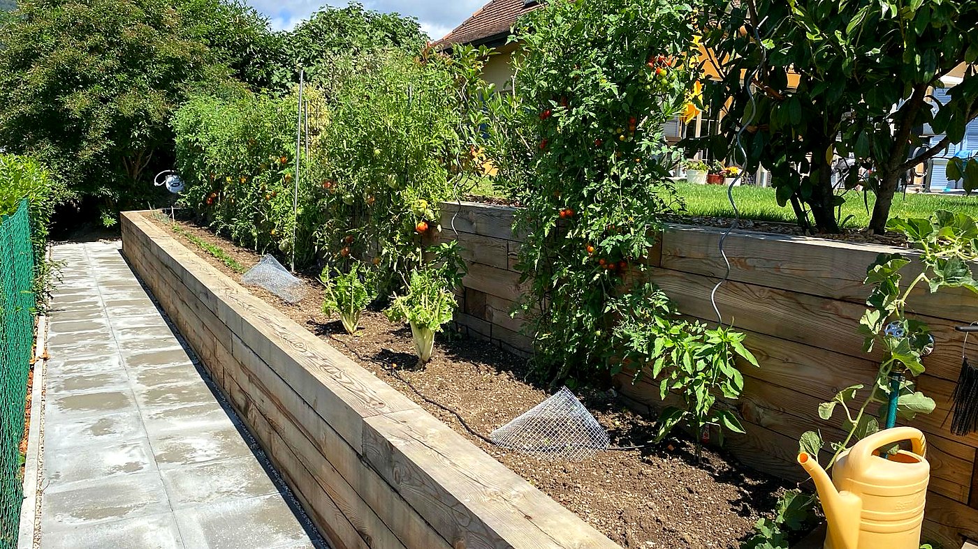 Muret bois avec potager